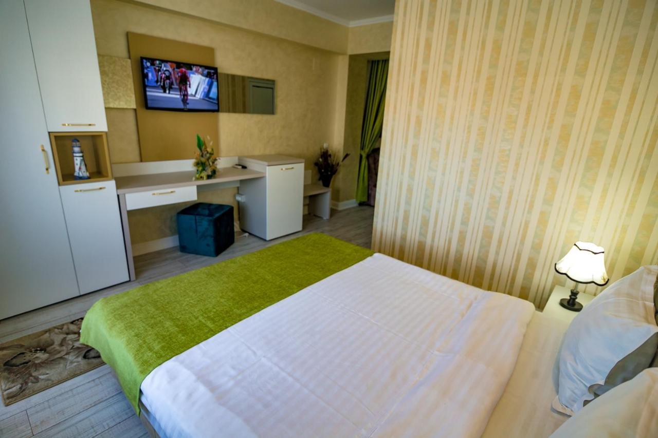 Floare De Iris Hotel Vama Veche Bagian luar foto