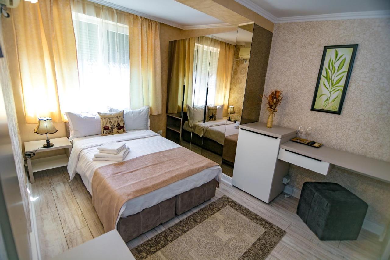 Floare De Iris Hotel Vama Veche Bagian luar foto