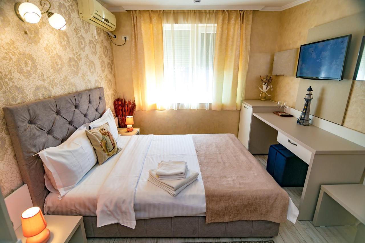 Floare De Iris Hotel Vama Veche Bagian luar foto