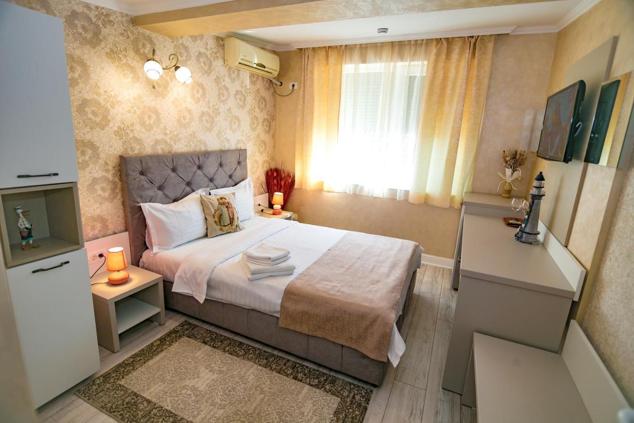 Floare De Iris Hotel Vama Veche Bagian luar foto