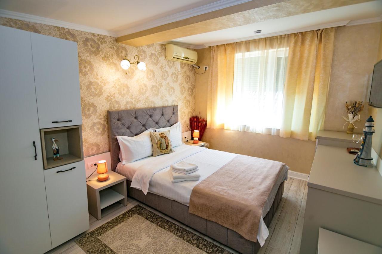 Floare De Iris Hotel Vama Veche Bagian luar foto